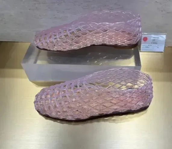 网友：果然奢侈品从不坑穷人啊。。。