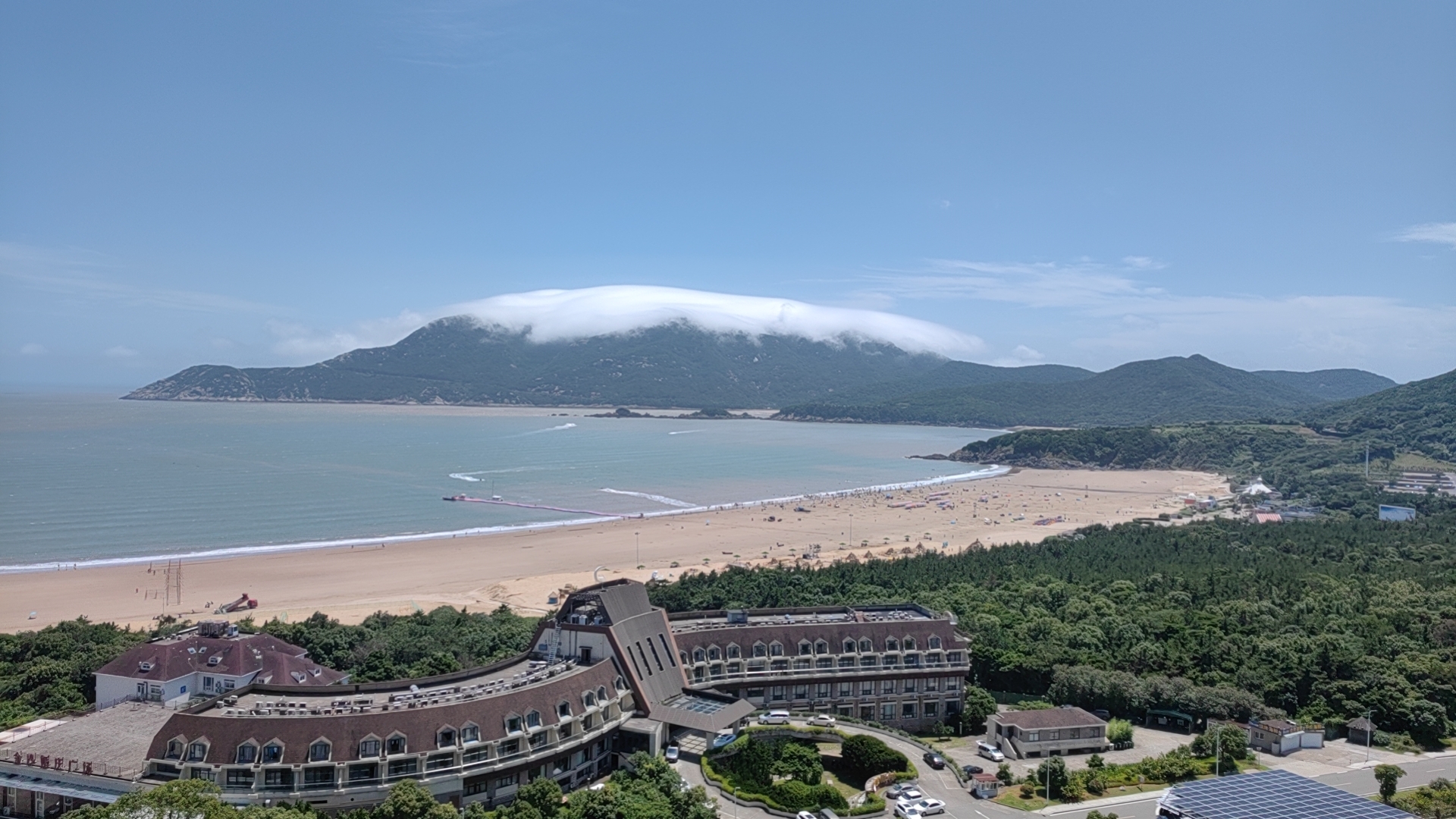 搞不懂为什么很多女的对老公男朋友的疼爱珍惜视而不见，对外面勾三搭四的男人却喜笑颜开；男朋友老公把她当成宝，她却不理不睬，明知道外面的男人只是把她看成一种玩物，她还自得其乐。