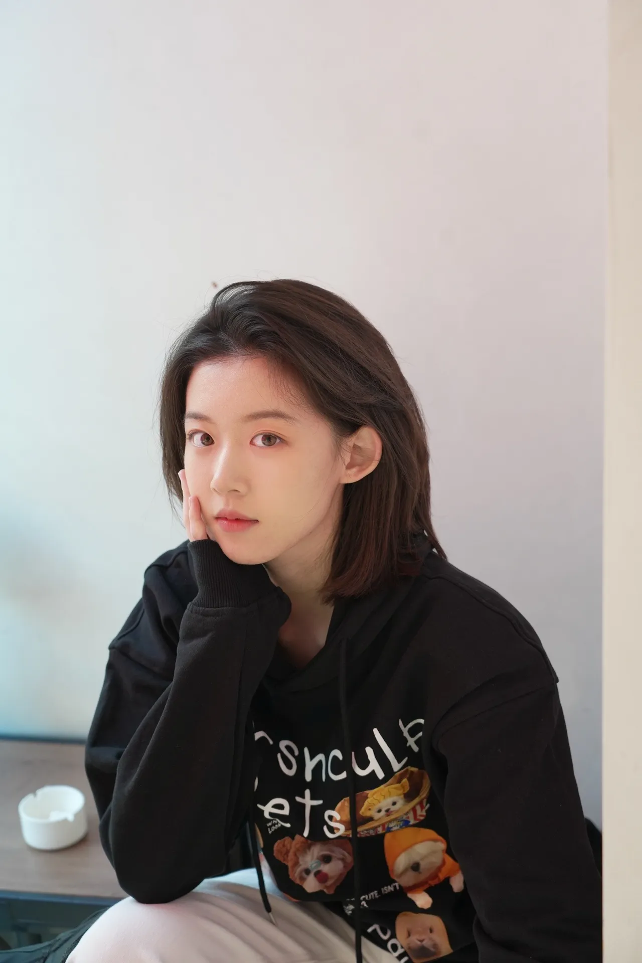 元气少女💜黑色卫衣穿搭，随性自然，舒适自在！