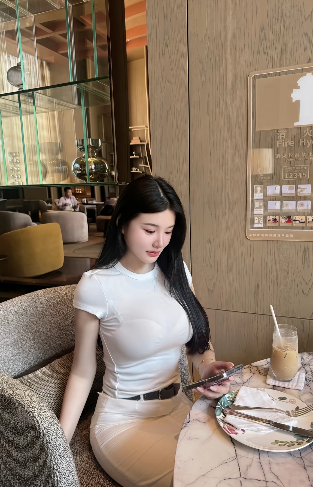 一晃又一秋，有的人再见,有的人再也不见。