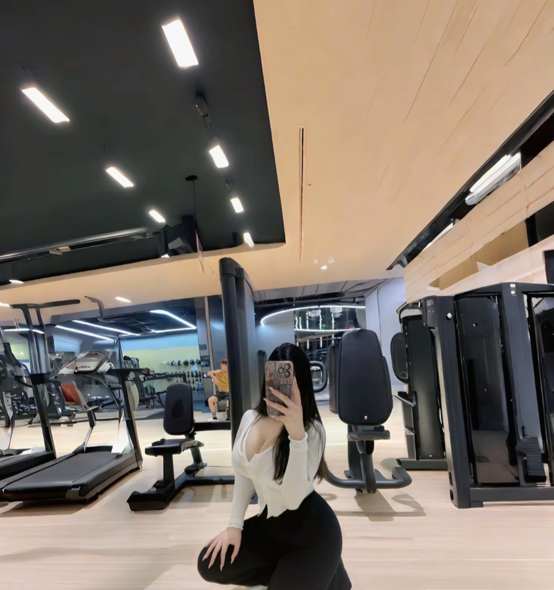 忘记生活的疲惫，感受运动的快乐。