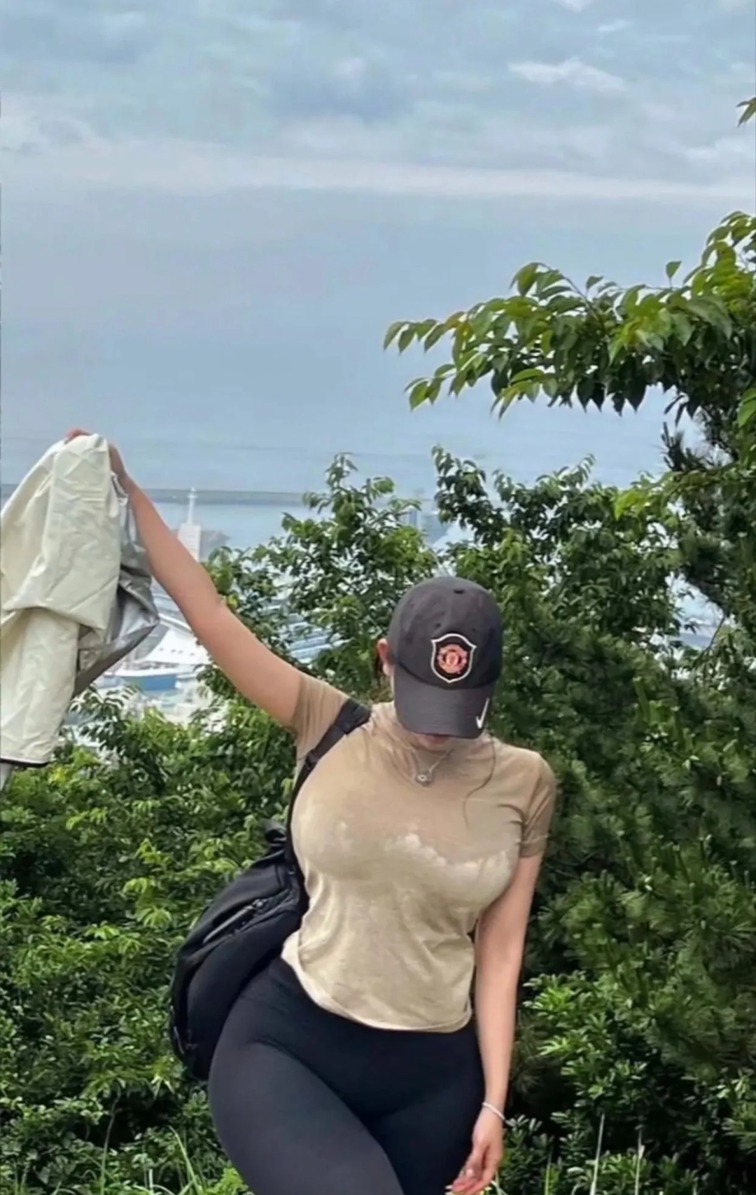 走错了路要记得回头， 趁天还没黑，趁你还记得归途。