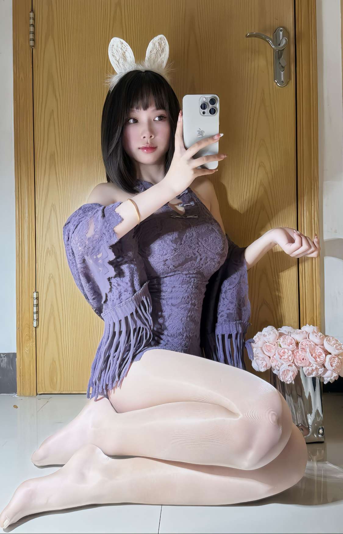 小白兔白又白，两只耳朵竖起来！