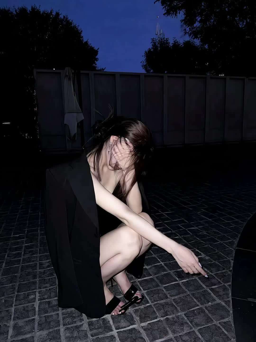 这段感情还是我输了，心累了，想找个大叔资助！