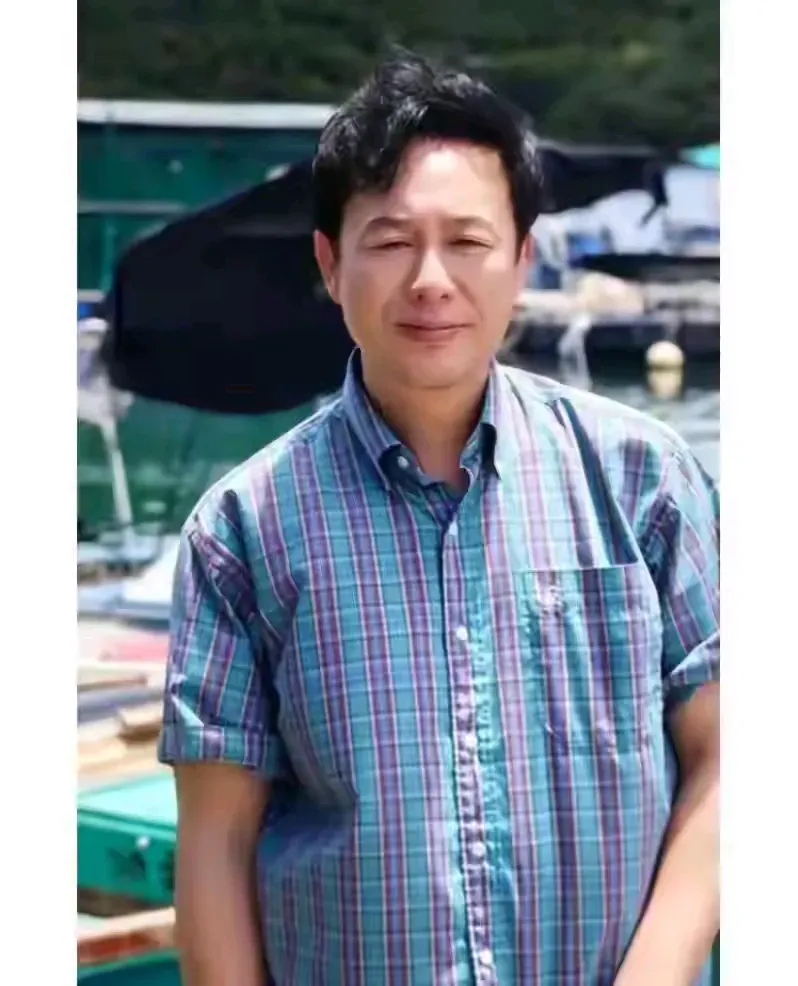 张颂文事件，从周一围icon分析，看看他到底是不是伪君子？
当年周先生被朱丹icon一句话黑成了煤渣渣，铺天盖地恶意的评论让周先生深陷渣男icon疑云，结果呢，周先生最大的黑粉没想到就是他老婆，要不是