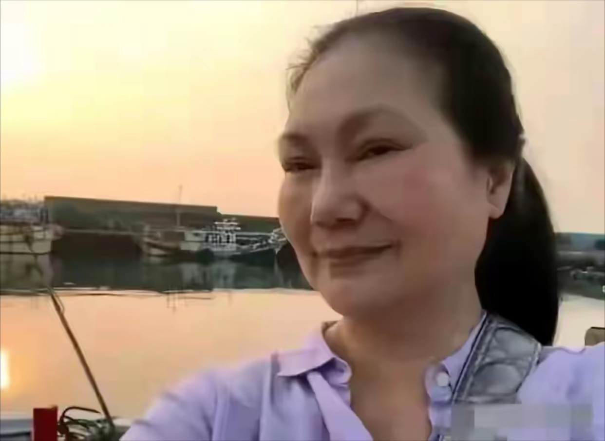 大 S 妈妈义愤填膺地为女儿发声！
1. 她言辞激烈地说道：“尖酸刻薄绝不应该是