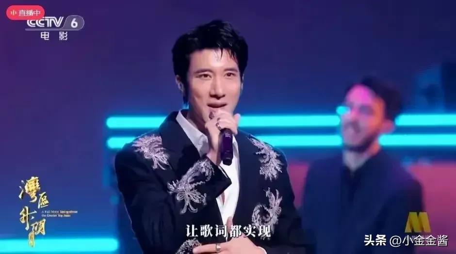 王力宏，正式官宣！

12月23日。48岁的王力宏，登上热搜，让人意外的是，时隔3年，他终于沉冤得雪，表示自己“还活着”，并宣布开启巡回演唱会，网友一听，纷纷炸开了锅。

“这是成功复出了？”

22
