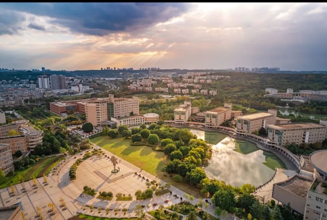 为什么有些普通大学的学生能够保研到清华大学读研？
这种其实很好理解。
这种你们看他保研的那些专业一看就是很不常见的。
可能你都没有听说过的专业。
这种小众专业基本上全国就那么几所学校才有。
大部分学校