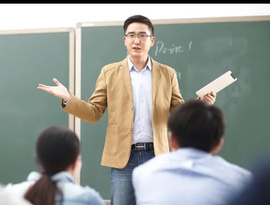 一所大学研究生的数量大于本科生的数量真的是好事吗？
其实不单单是今年比较典型的兰州大学，之前我都发现很多普通大学的研究生数量都已经远超本科生数量了。
我发现有一部分四非大学，不是985，不是211，也