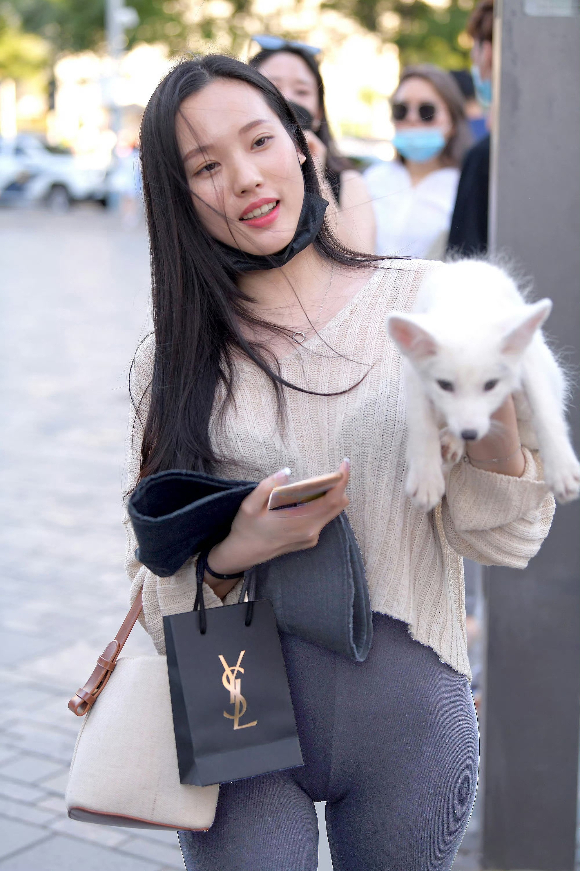 可爱小美女与萌宠！