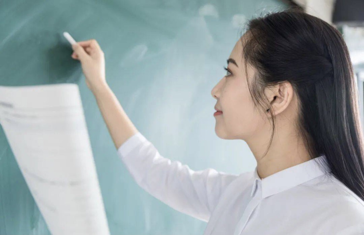 大扫除的时候：学校是我家，爱护