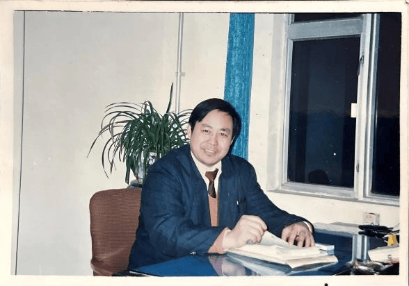 马保国与西安公路学院的另类“相互成就”
西安公路学院与马保国之间的关联，竟然最后演变为一种搞笑版的“互相成就”。

上世纪七十年代，马保国的人生起步是入伍，他服役了6年后转业，没多久恰逢国家恢复高考，
