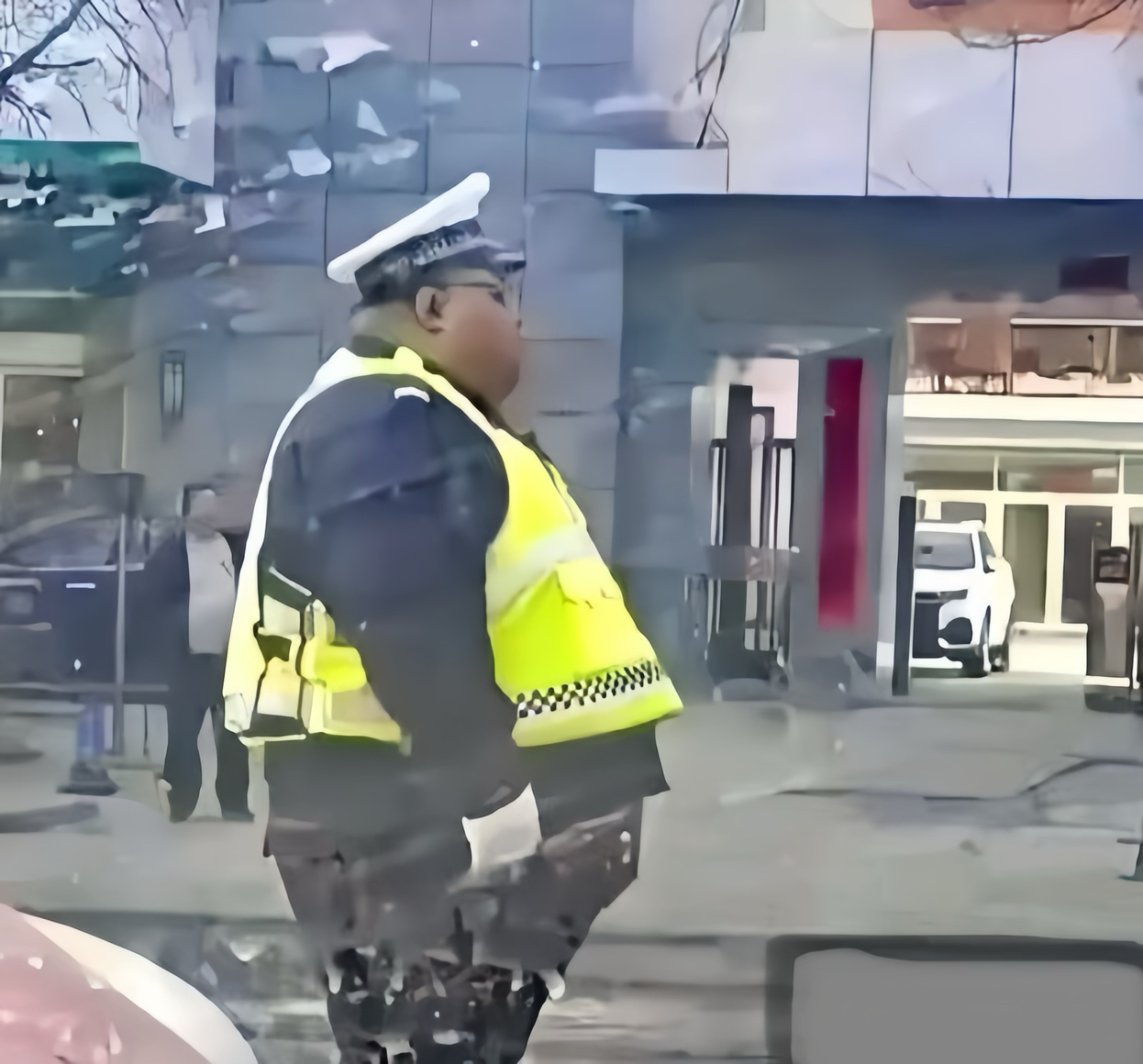 生活中充满了，喜感，突然之间变为悲凉的瞬间。面对现实，绝大多数人只能一声长叹。
