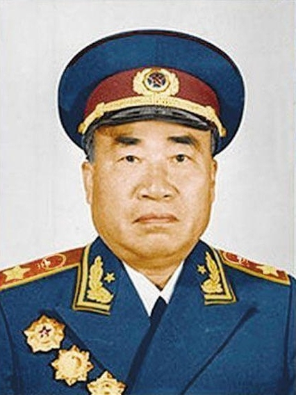 1955年授衔时将帅年龄结构

1、10名元帅平均年龄57岁，朱德最大69岁，最小的林帅48岁。
2、10名大将平均年龄51.7岁，最大的张云逸63岁，最小的许光达47岁。
3、上将平均年龄47.7岁