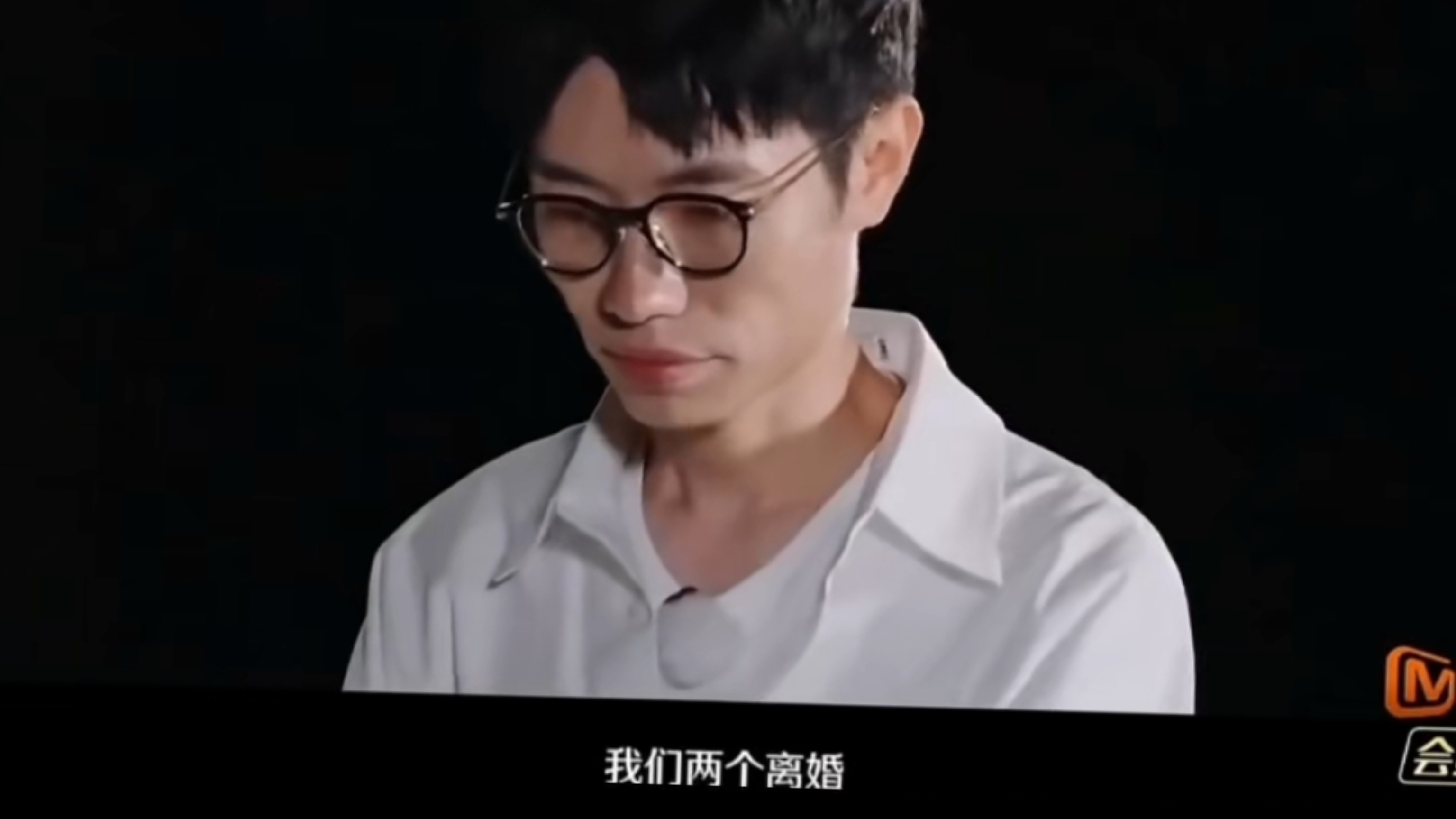 怪不得麦琳说离婚后她的生活质量会飞速上涨，李行亮净身出户，她不就拥有所有一切了吗[doge]
#麦琳问离婚孩子跟钱能归她吗#