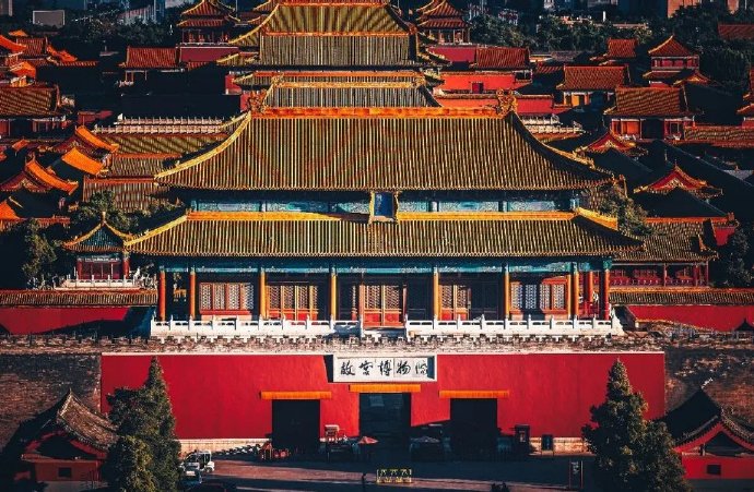 中国各省市地标

​1.北京：天安门
​2.上海：东方明珠
​3.天津：天津之眼（摩天轮）
​4.重庆：解放碑
​5.河北：赵州桥
​6.山西：五台山
​7.内蒙古：成吉思汗陵
​8.辽宁：沈阳故宫
