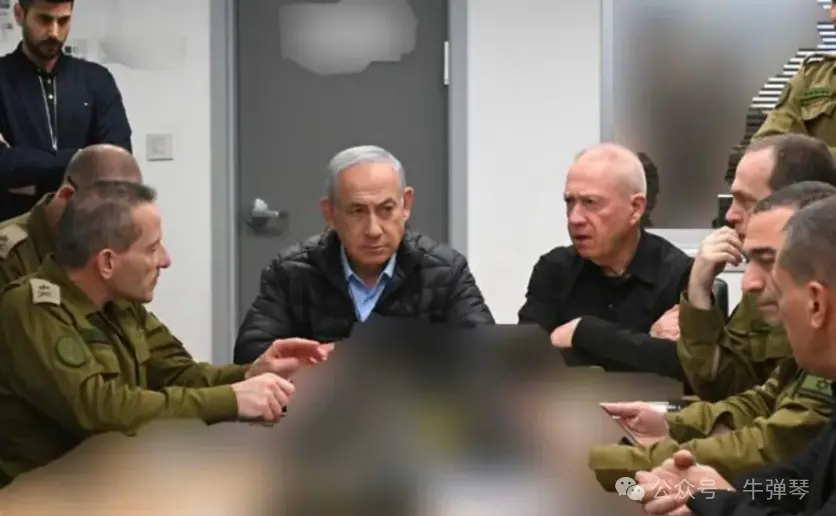 以色列伊朗“聊斋”：都是千年的狐狸，演了一出好戏

以色列轰炸伊朗，结果却皆大欢喜？这场中东大戏，更像是双方在演一场“面子保卫战”，看似剑拔弩张，实则暗流涌动。以色列如何挽回面子？伊朗又如何避免战争