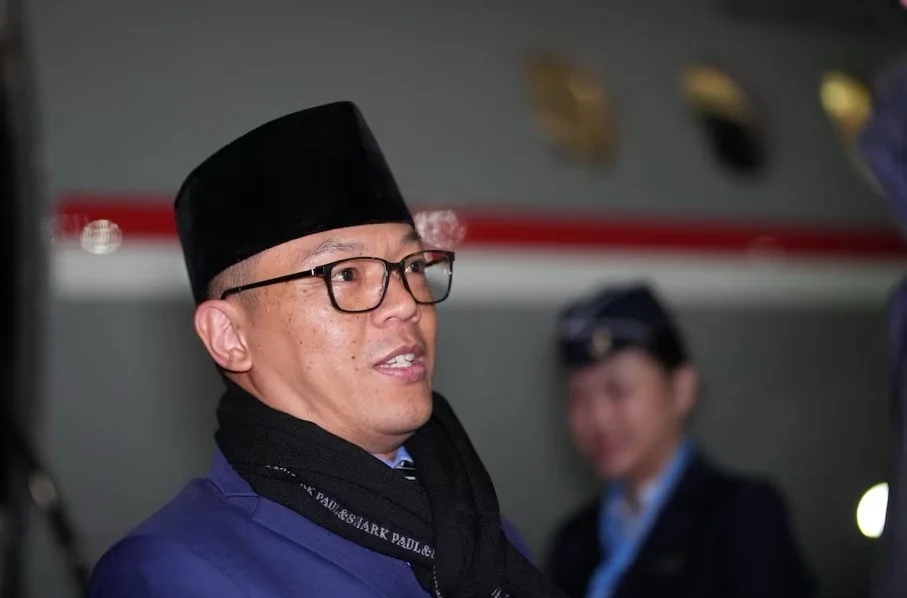 印尼要加入金砖国家？！你丫没听错！这消息一出，全球都炸锅了！印尼这是要干啥？难道要跟西方国家对着干？！悬念迭起，精彩程度堪比谍战大片！

别扯了，印尼才不是要跟谁对着干呢！人家外交部长苏吉约诺说了，