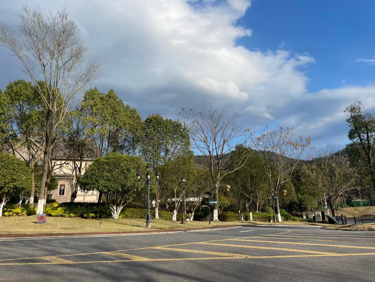 出来补补钙！晒太阳更健康！