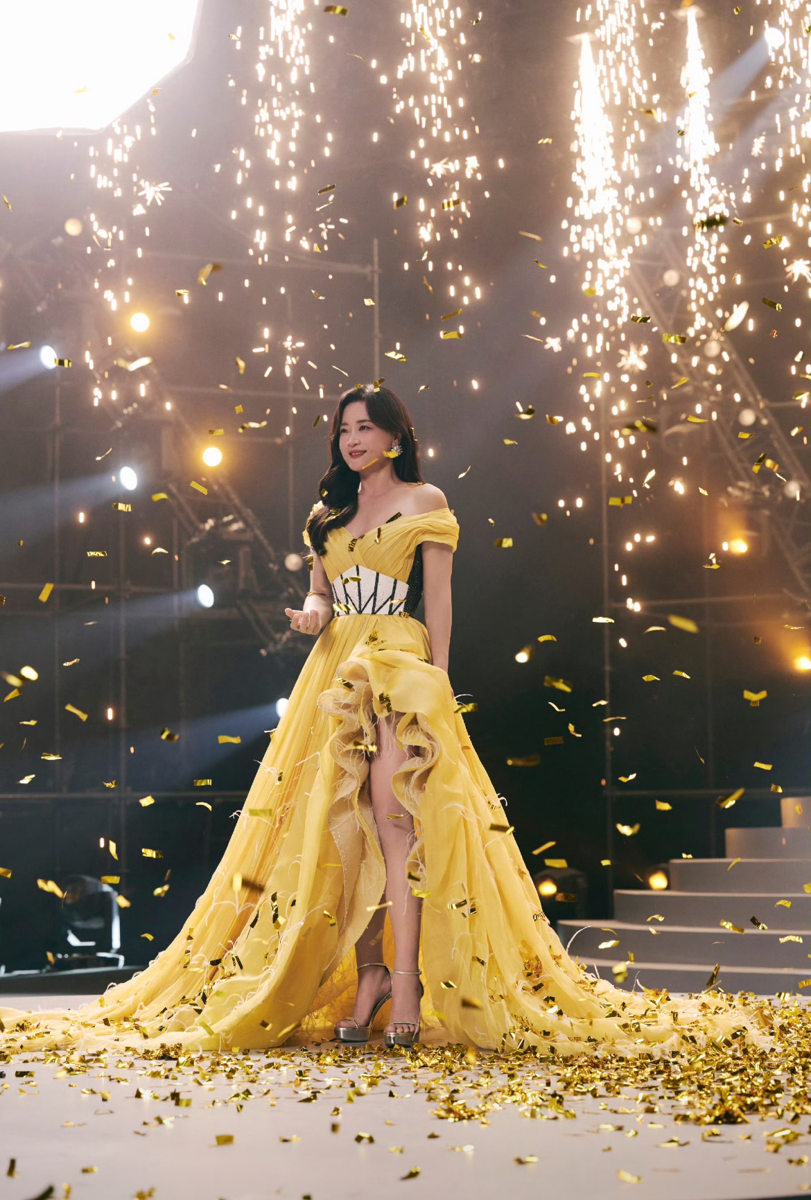 贾玲爱自己不管啥时候都来得及！