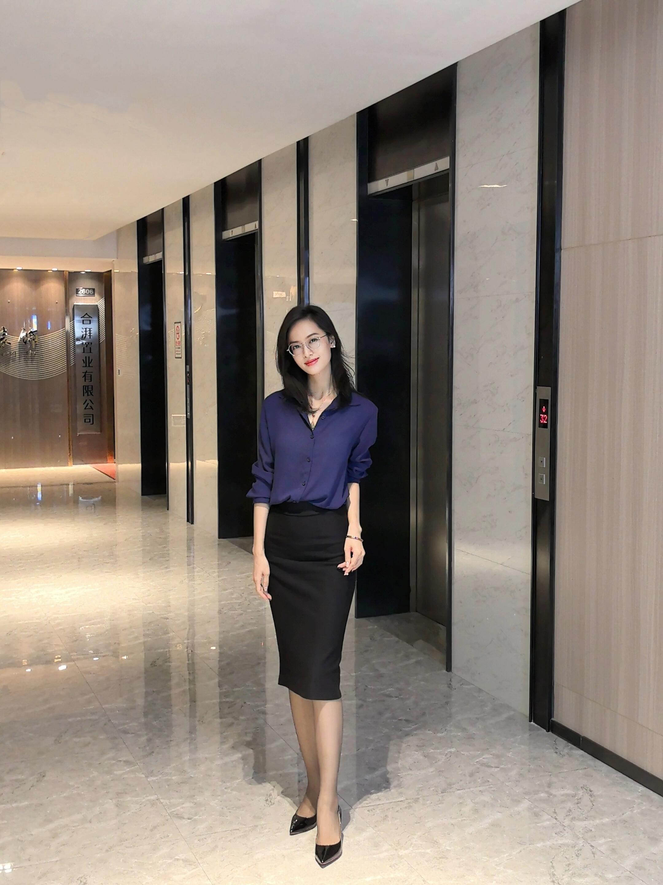 满足了我对所有职场女性的幻想